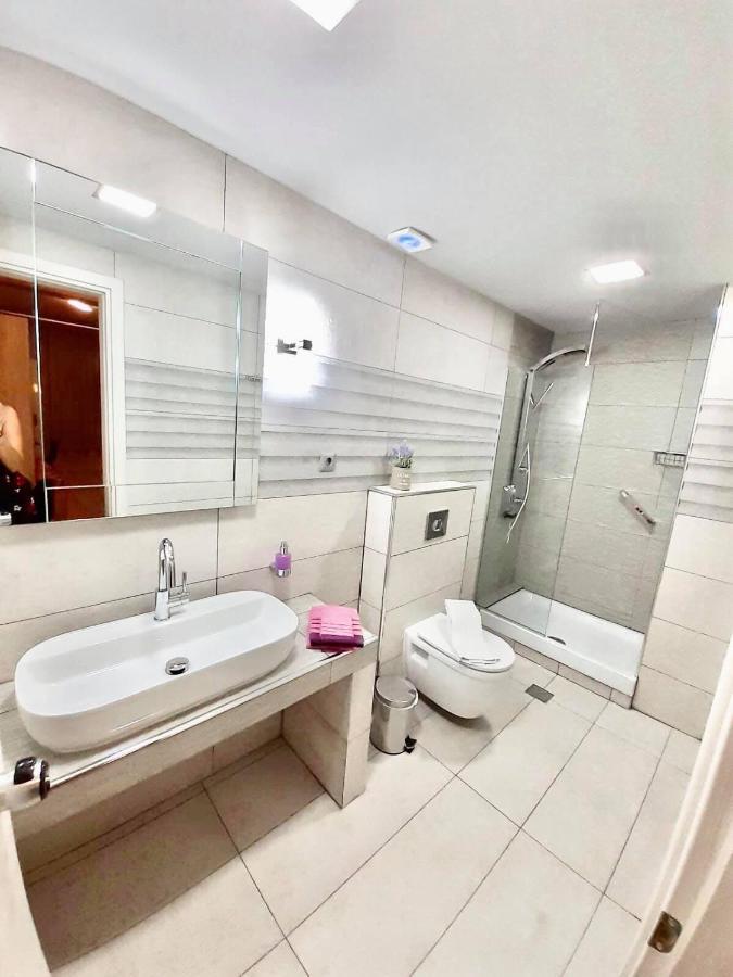 Avra Comfort Rooms Nea Poteidaia Exteriör bild