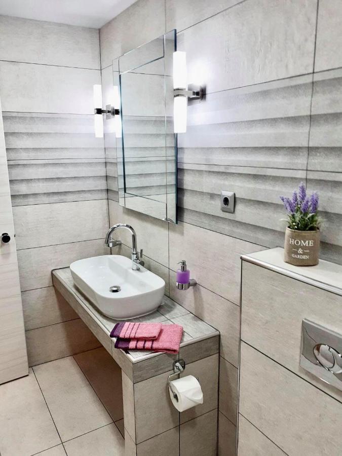 Avra Comfort Rooms Nea Poteidaia Exteriör bild