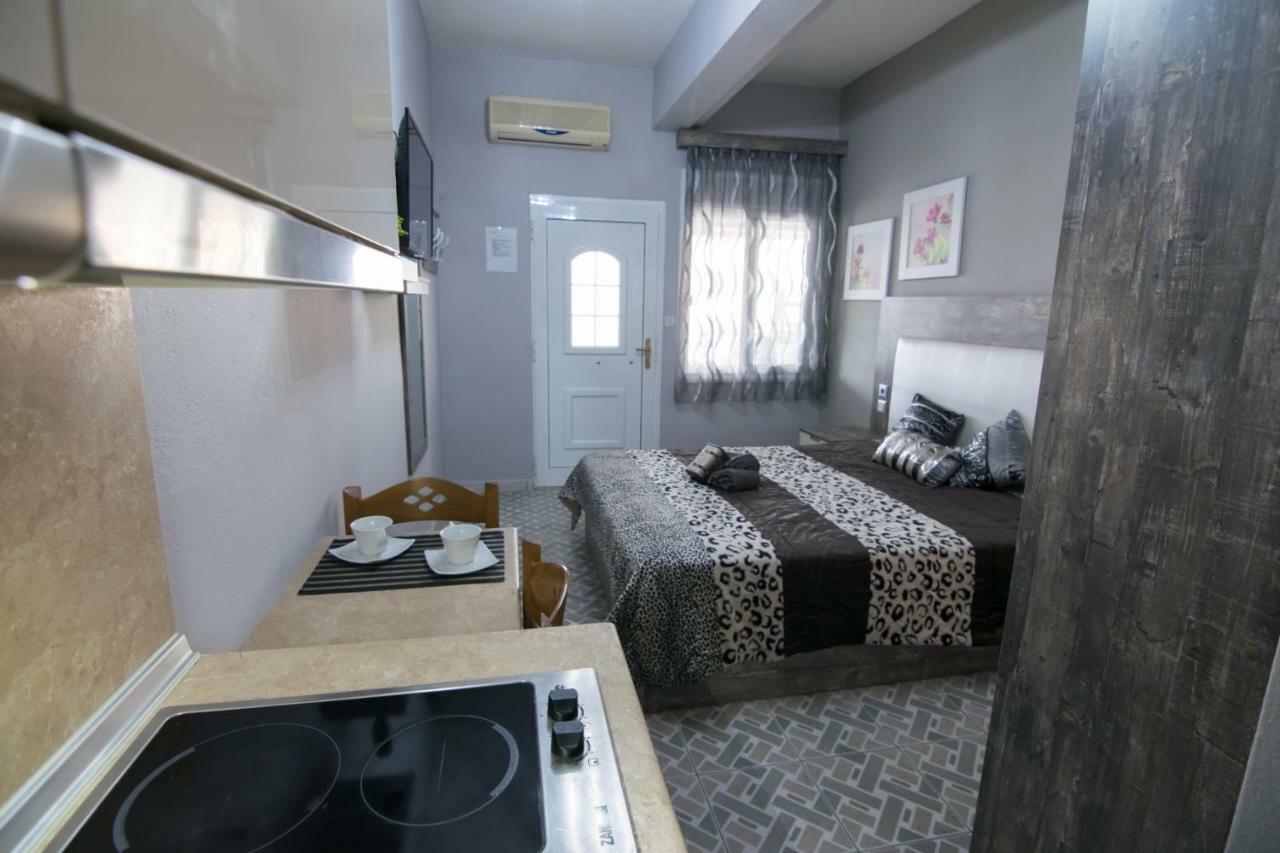 Avra Comfort Rooms Nea Poteidaia Exteriör bild
