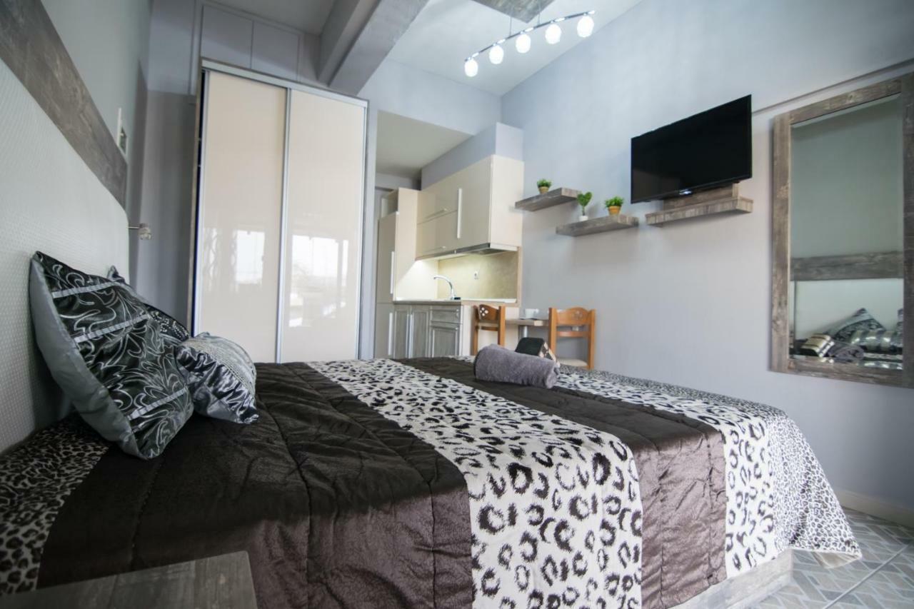 Avra Comfort Rooms Nea Poteidaia Exteriör bild